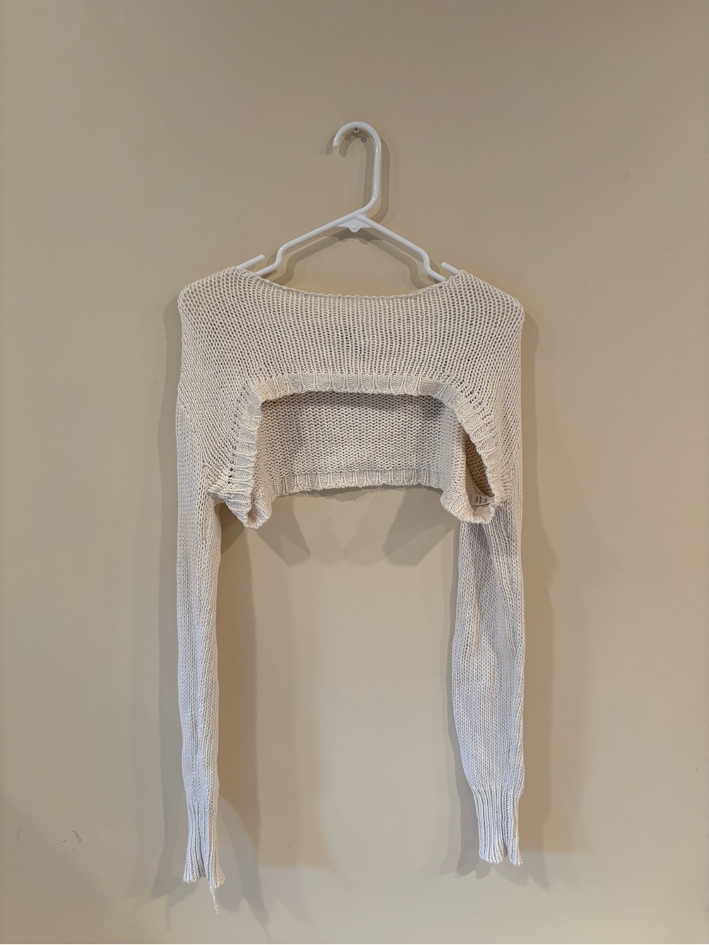 KENDALL AND KYLIE Open Knit shrug 🤍🕊️🐩